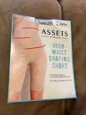 SPANX Assets High-Waist Shaping Short in Nude/Beige Size 1 (95-125 lbs)